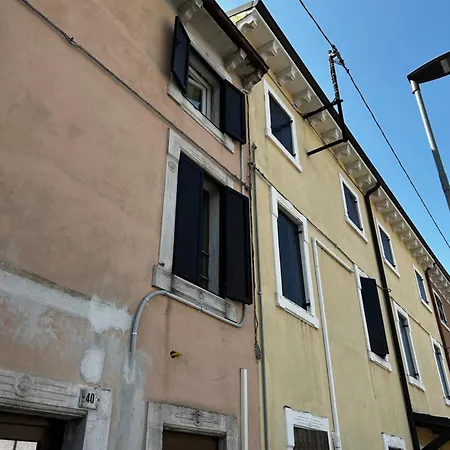 Apartmán Catullo Lounge And Near The Airport